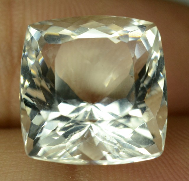 Rare 11 Rare 11.50 ct Natural Kunar Pollucite Collector's Gem
